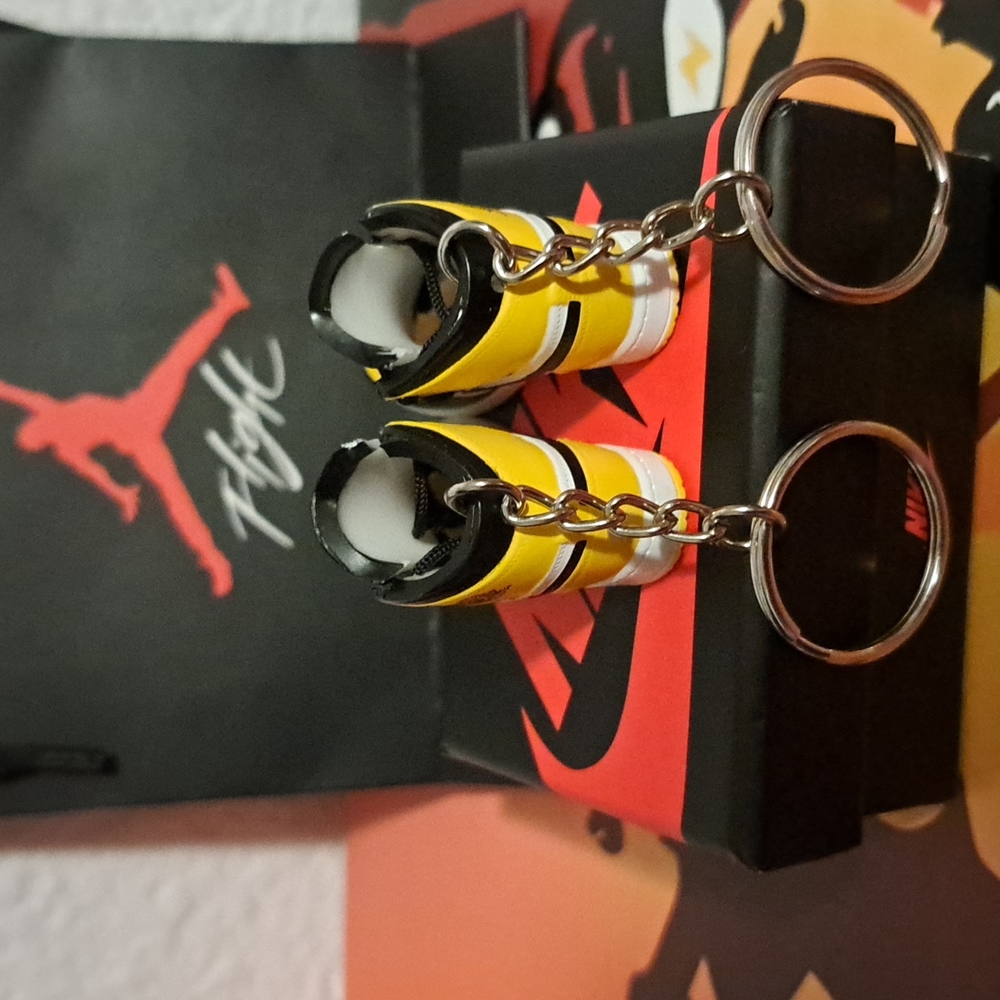 Keychain - Picture 4 of 4